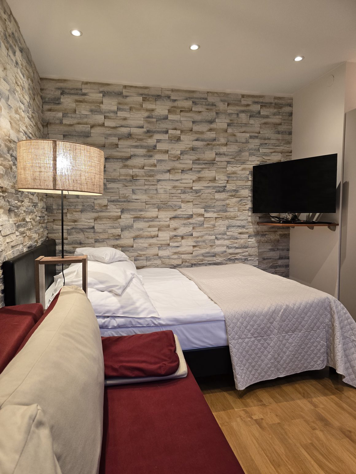 20250402_193556 Miniapartament